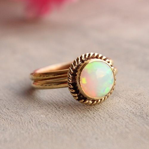 18K Gold Opal ring Opal