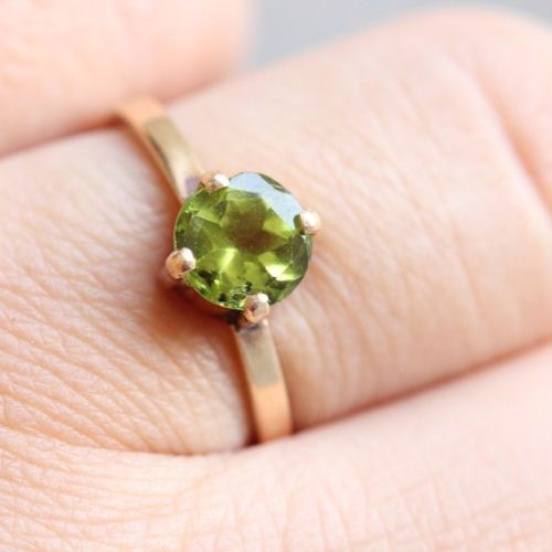 18K Gold Peridot ring - Natural peridot Ring - Engagement ring 