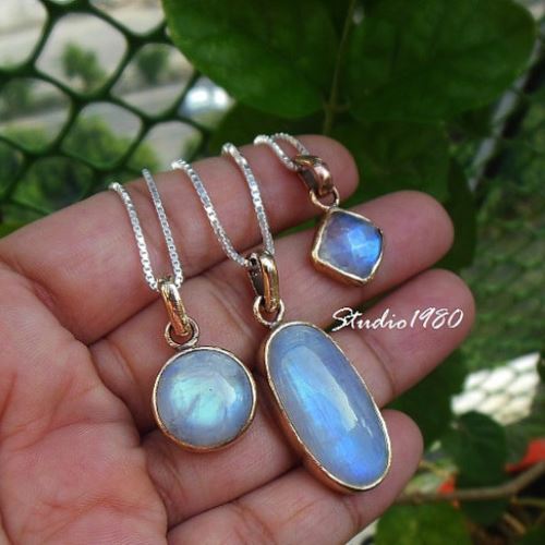 18K gold moonstone pendant - Gift for her - Unique Moonstone jewelry