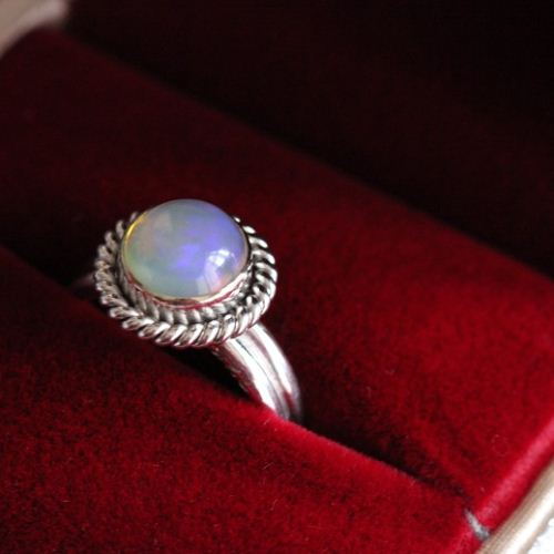 18K white Gold Opal wedding ring - Engagement ring - Gift for her