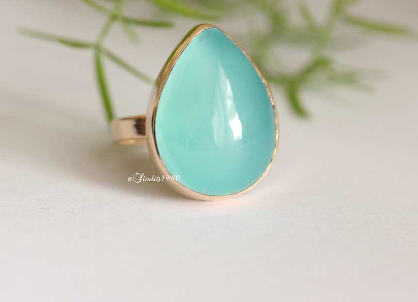 18k Gold Aqua Chalcedony ring