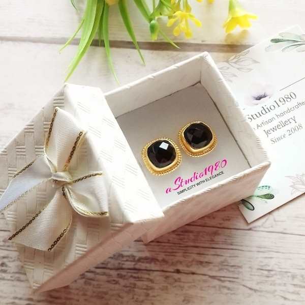 18k Gold studs, black onyx earring, gold earrings