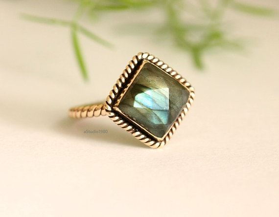 18k yellow gold labradorite ring, Handmade gift ideas for her