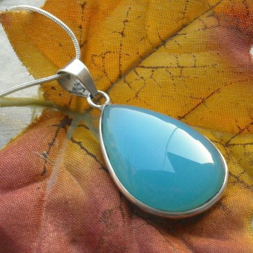 Aqua blue tear drop chalcedony silver pendant chain