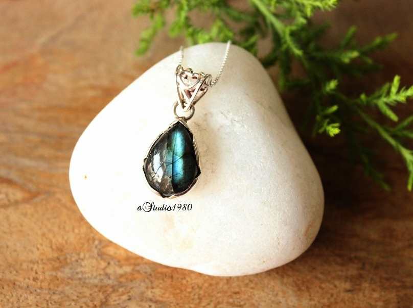 Artisan Labradorite pendant gemstone necklace sterling silver 