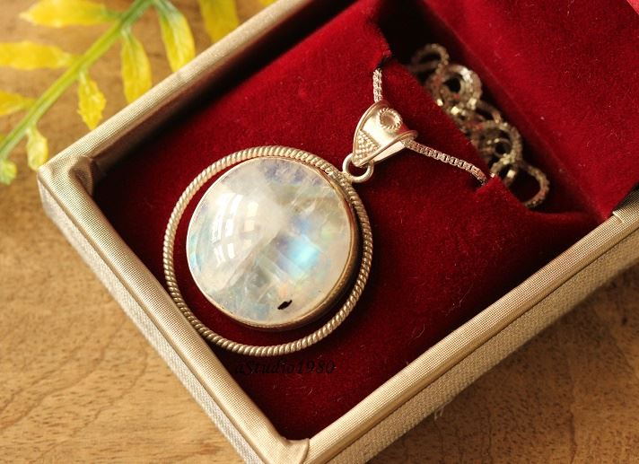 Artisan Rainbow moonstone pendant necklace round silver pendant