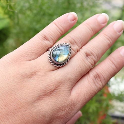 Artisan labradorite gemstone ring - Gift ideas - Sterling silver drop