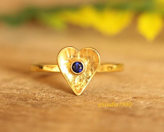 Blue Sapphire ring 18k gold handmade heart gemstone ring