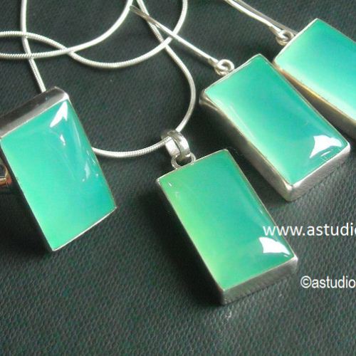 Bold rectangle chalcedony pendant necklace - Green chalcedony jewelry