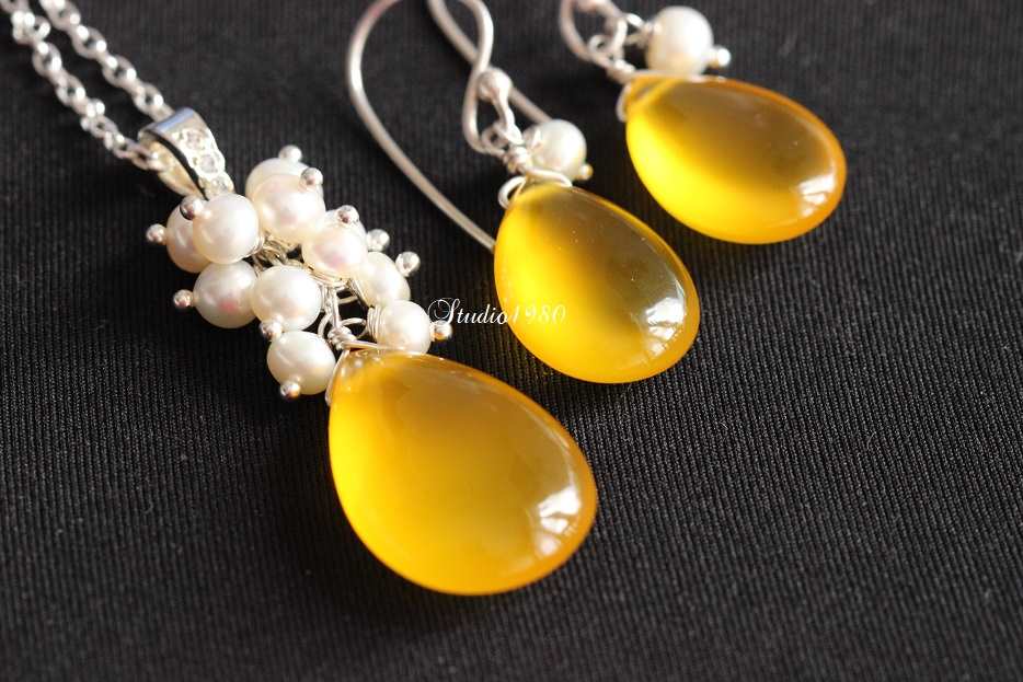 Bridal jewelry Yellow chalcedony pendant