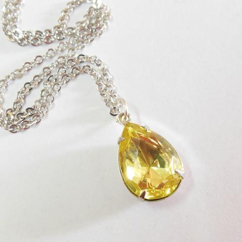 Canary yellow pendant - vintage jonquile jewel