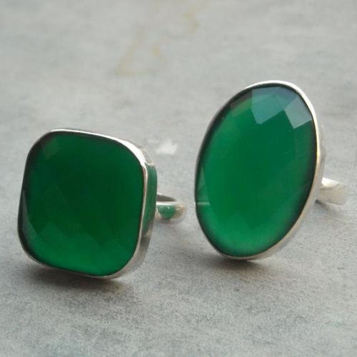 Emerald green ring - Gemstone sterling silver ring - Green Onyx ring
