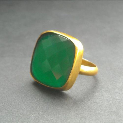 Emerald green ring - Gold vermeil ring - Green Onyx ring - Faceted