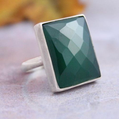 Emerald green ring Rectangle Gemstone