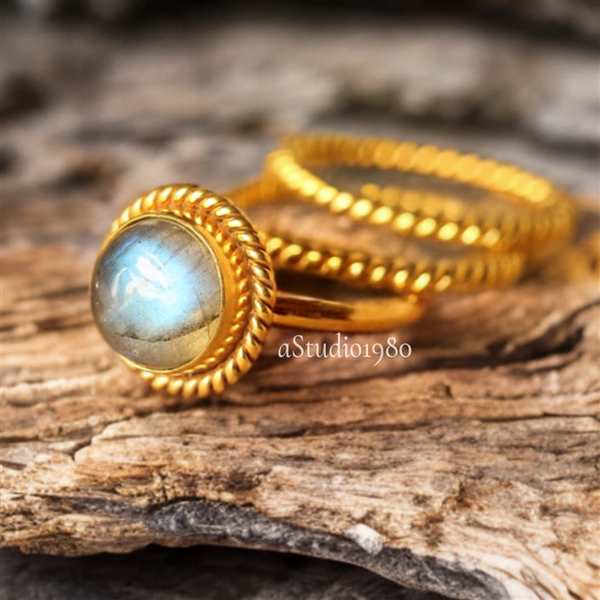 Gold Labradorite wedding ring for her 18k yellow gold stack rings
