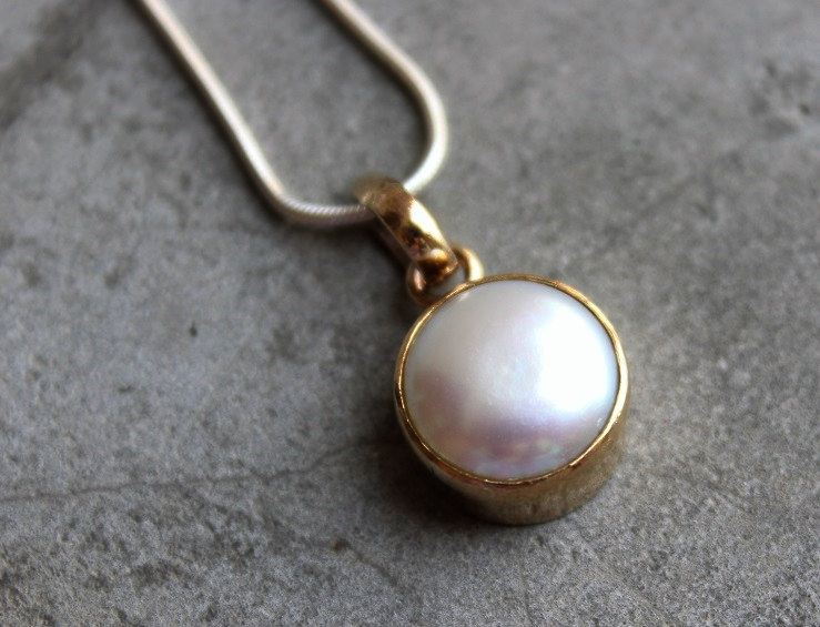 Gold Pearl Pendant, Pearl Pendant, 18k gold gemstone pendant