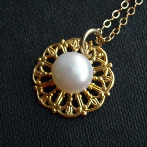 Gold Vintage filigree necklace - bridal necklace - Pearl necklace - Pendant necklace