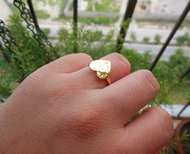 Gold heart 18 k hammered