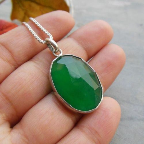 Green onyx pendant - Green pendant necklace - Oval bezel set pendants