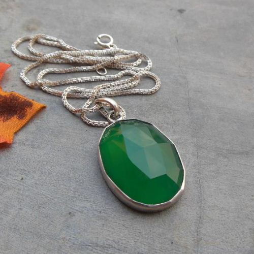 Green onyx pendant - Green pendant necklace - Oval bezel set pendants