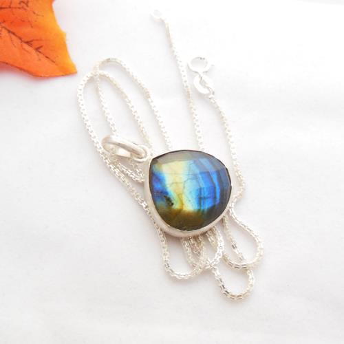 Labradorite Pendant, Gemstone Pendant, Silver pendant necklace