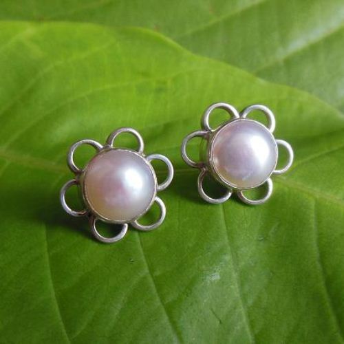 Pearl earrings Stud earrings Pearl