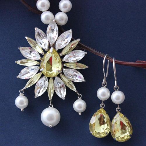 Pearl pendant crystal necklace wedding