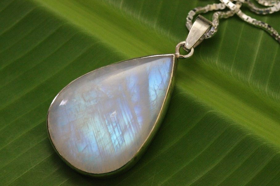 Teardrop rainbow moonstone pendant chain