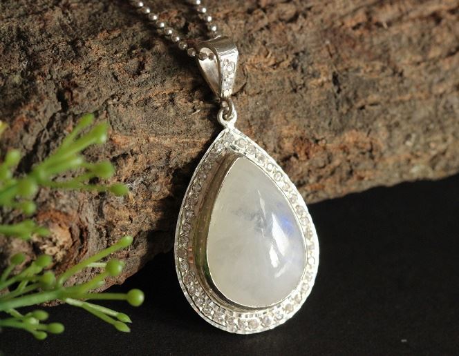 Rainbow Moonstone silver pendant  - Tear drop pendant -  Bezel pendant