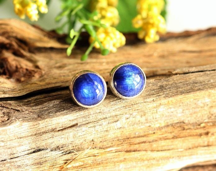 Rainbow moonstone earrings - Blue silver stud earrings