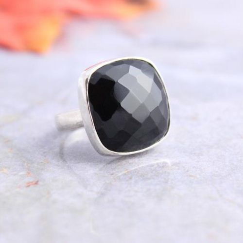 Rock Star Rings Faceted black