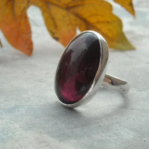 Sterling silver oval amethyst ring