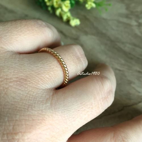 Twisted rope wedding band ring for her, 18k yellow gold stack ring