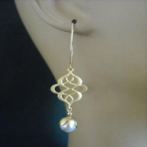 Wedding day bridal swarovski crystal gold pearl earrings